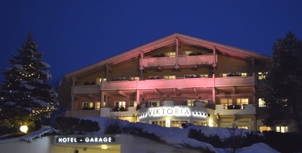 Winter Nachtaufnahme A-VITA Viktoria Residenzen