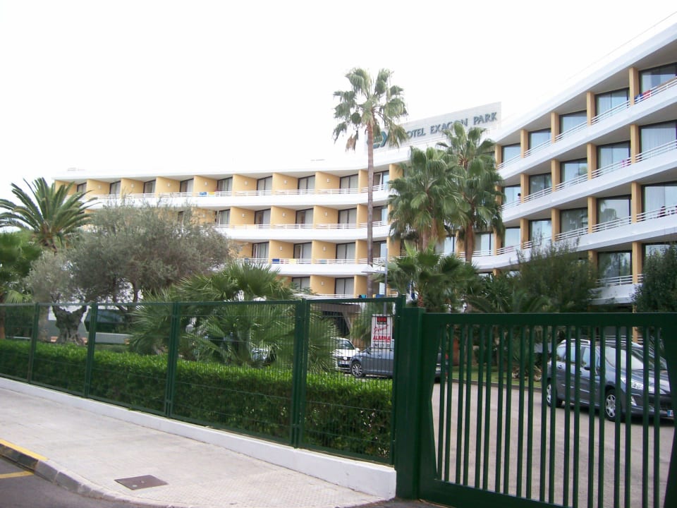 Vorderansicht Hotel Exagon Park