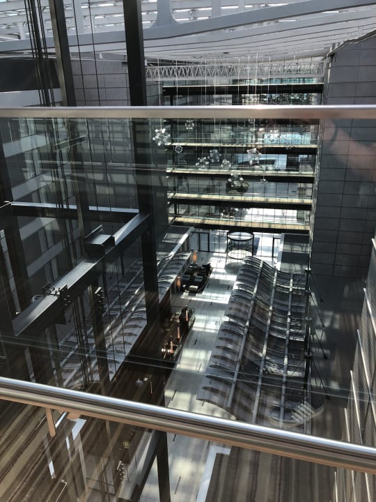 Lobby Hilton Frankfurt Airport