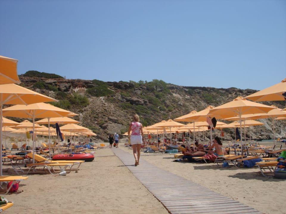 Sonnenschirme reichlich vorhanden Atlantica Mikri Poli Crete