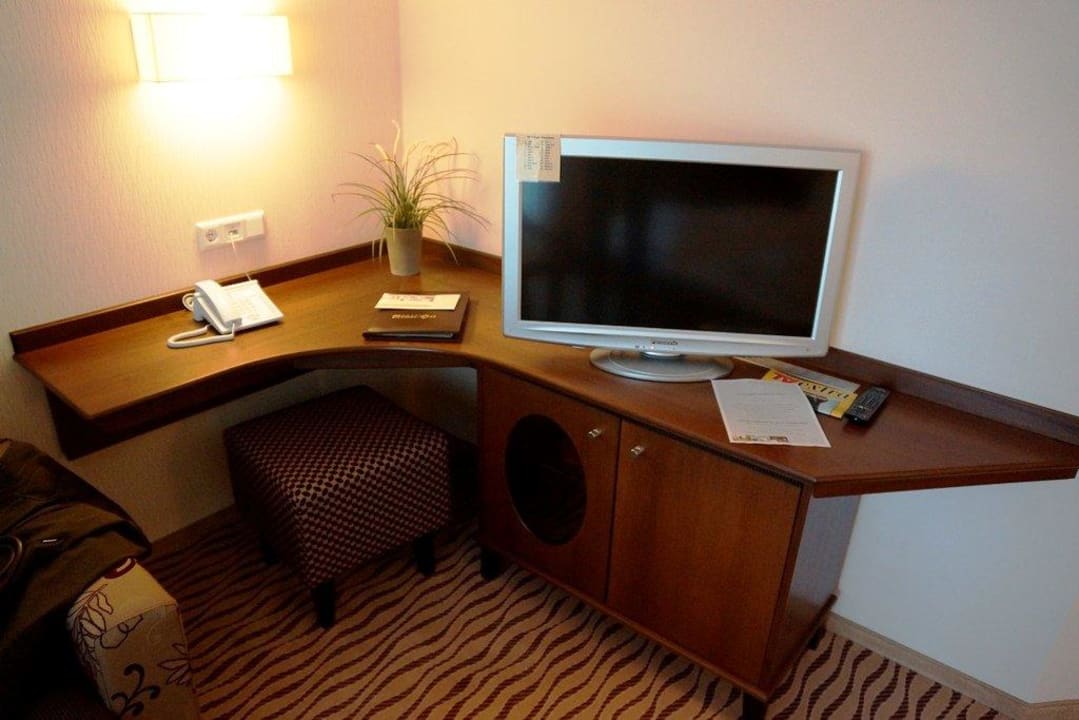 Schreibtisch / TV Hotel Reinerhof