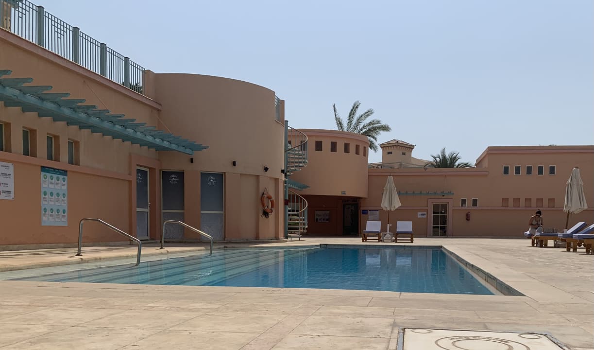 Pool Mövenpick Resort & Spa El Gouna