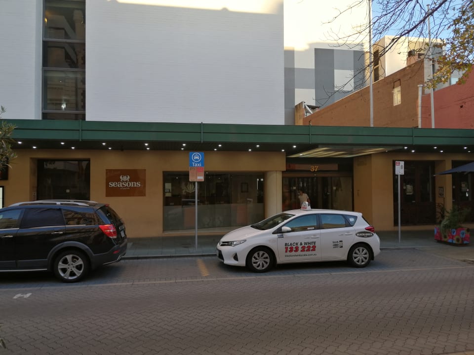 Außenansicht Hotel Seasons Of Perth