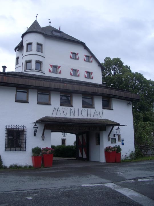 Hauteingang Schloss Münichau