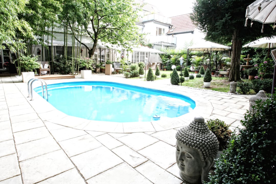 Gartenanlage Hotel Ashleys Garden