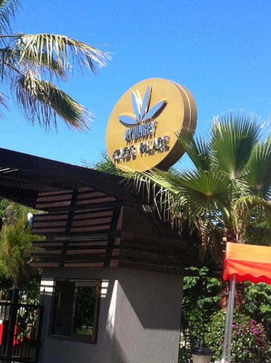 Eingang vom Strand Aydinbey Kings Palace & Spa