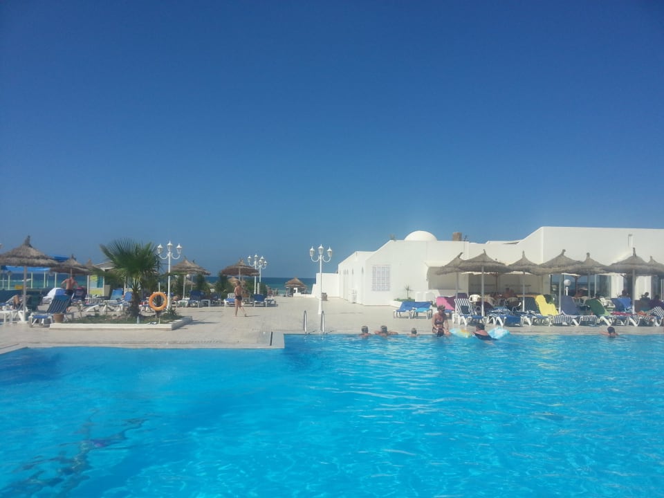 Blick vom Pool zum Meer Calimera Yati Beach