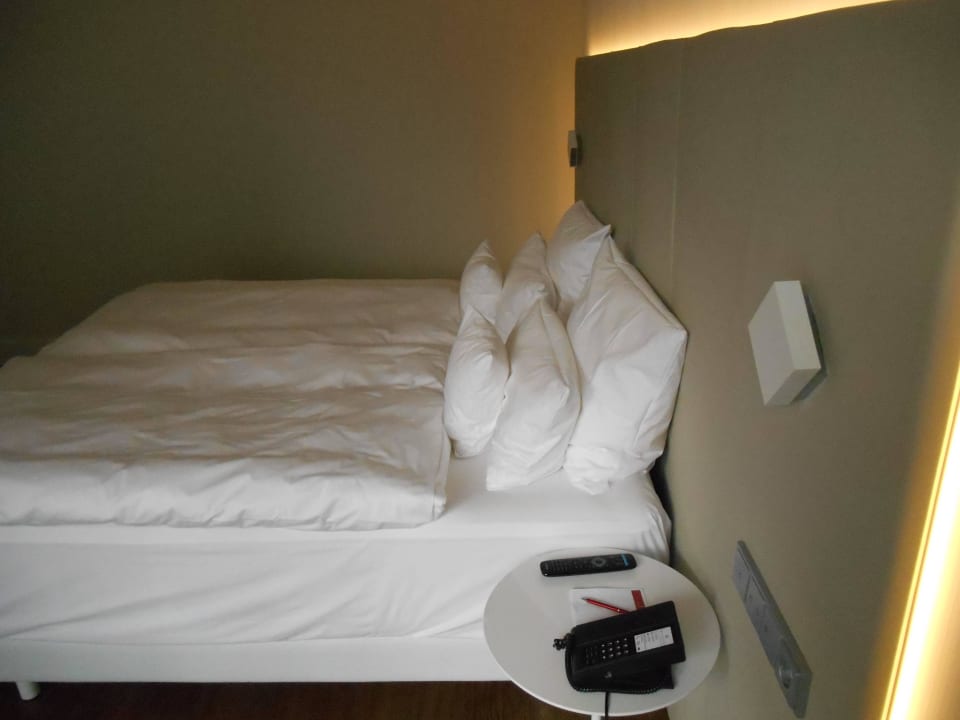 Bett NH Collection Berlin Mitte Friedrichstrasse