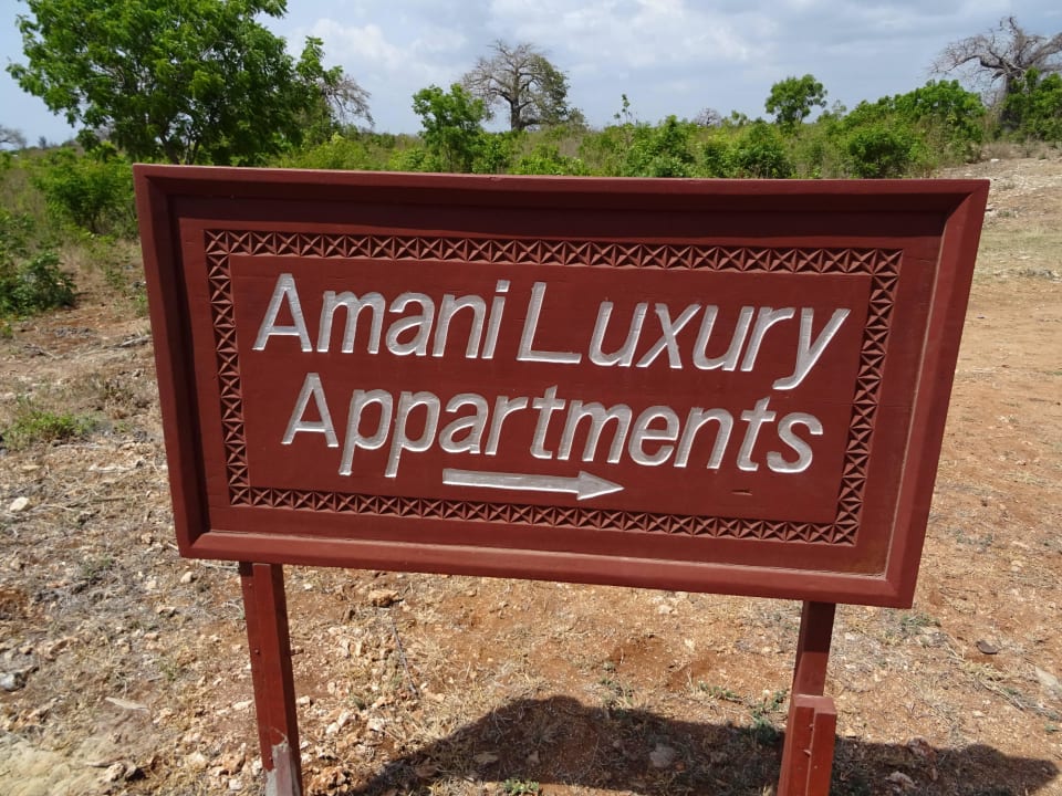 Zufahrt Amani Luxury Apartments
