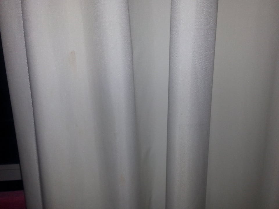 Verdreckte Vorhänge Hotel Royal South Beach