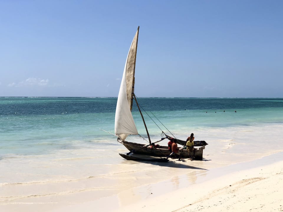 Strand Neptune Pwani Beach Resort & Spa