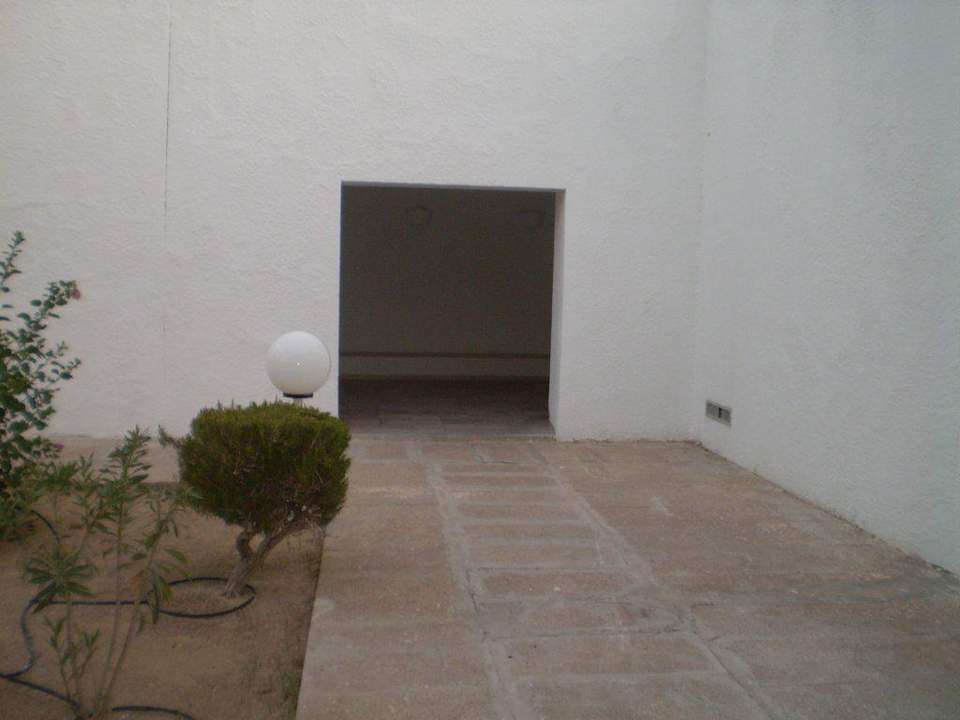 Ausgang vom Menzel Hotel El Mouradi Djerba Menzel