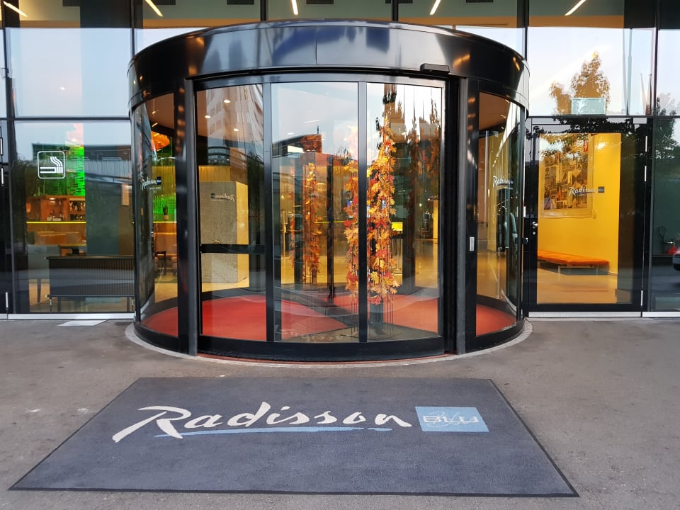Lobby Radisson Blu Hotel Zürich Airport
