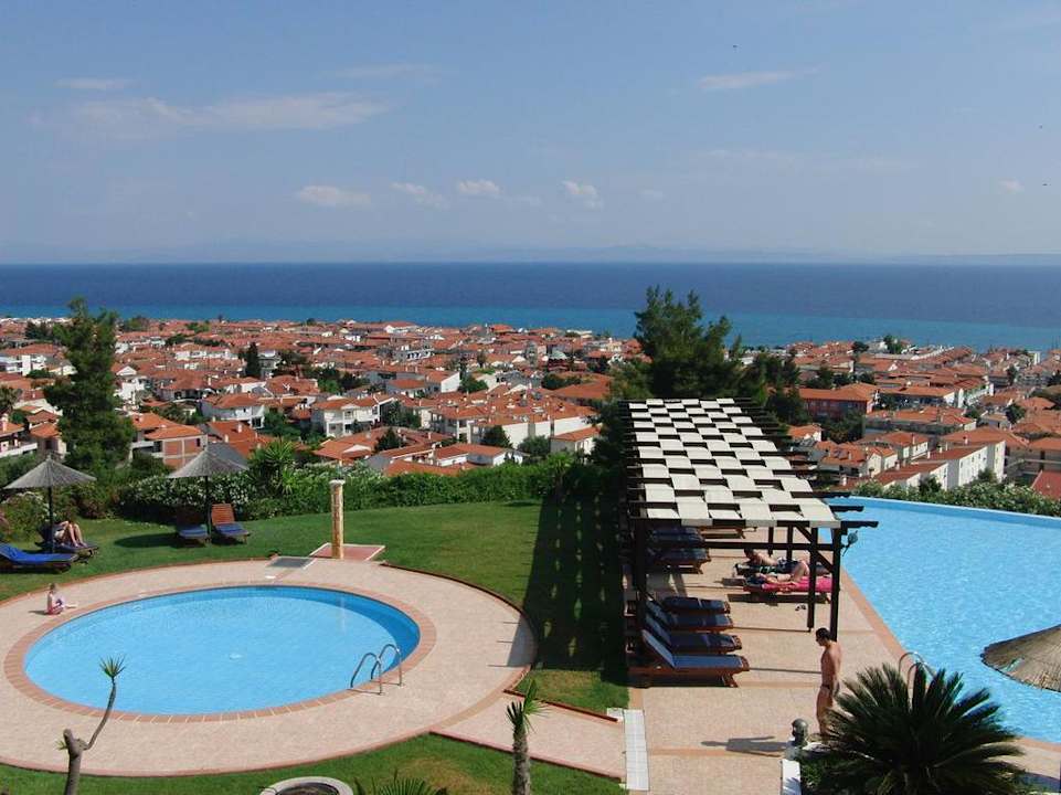 Alia Palace, Pefkohori Alia Palace