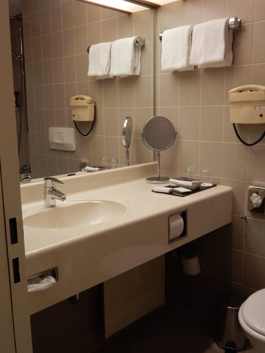Badezimmer Waschbecken Lindner Hotel Cologne City Plaza, part of JdV by Hyatt
