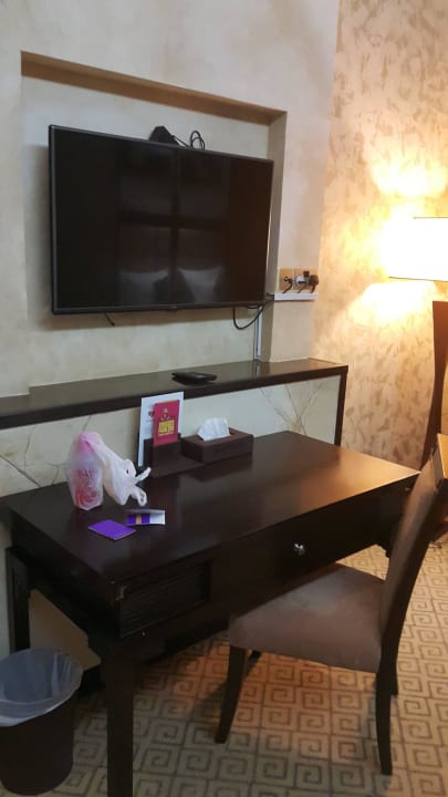 Standard Bedroom Hotel Emirates Park Resort