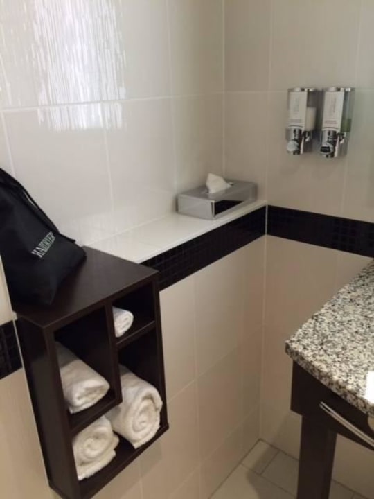 Łazienka Hampton by Hilton Warsaw City Centre