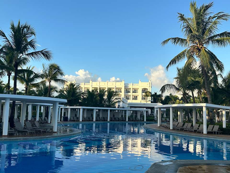 Pool Hotel Riu Palace Bavaro