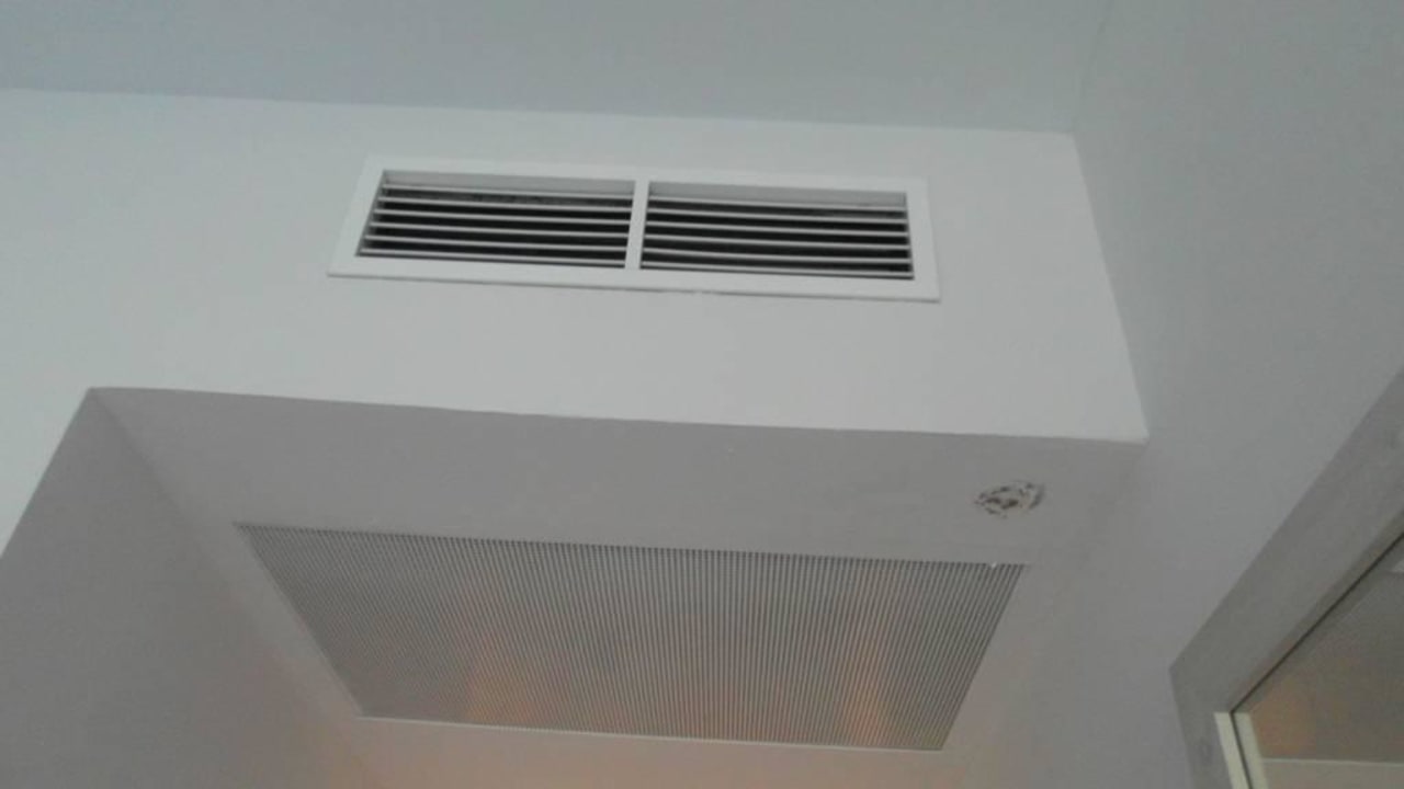 Schimmelfleck unter der Klimaanlage Hotel Vibra Beverly Playa