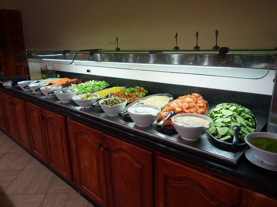 Büffet optisch gut, Essen gut BLUESEA Lagos de Cesar