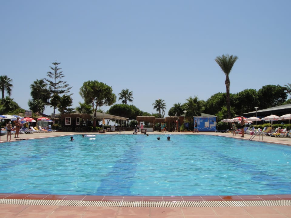 Pool Club Turtas Beach Hotel