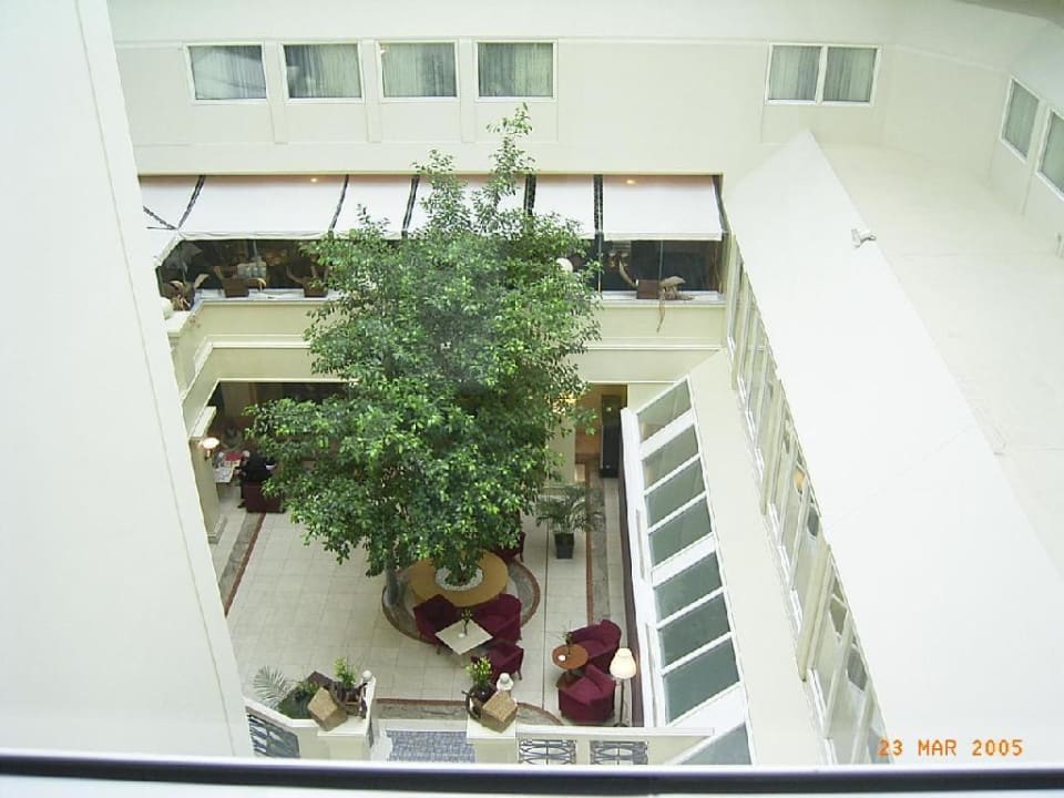 Crowne Plaza Atrium Crowne Plaza ® Hamburg - City Alster