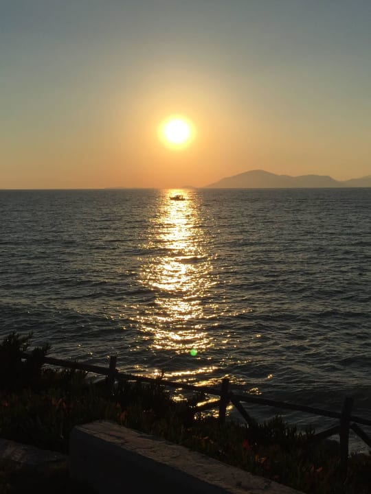 Sonnenuntergang Neptune Luxury Resort