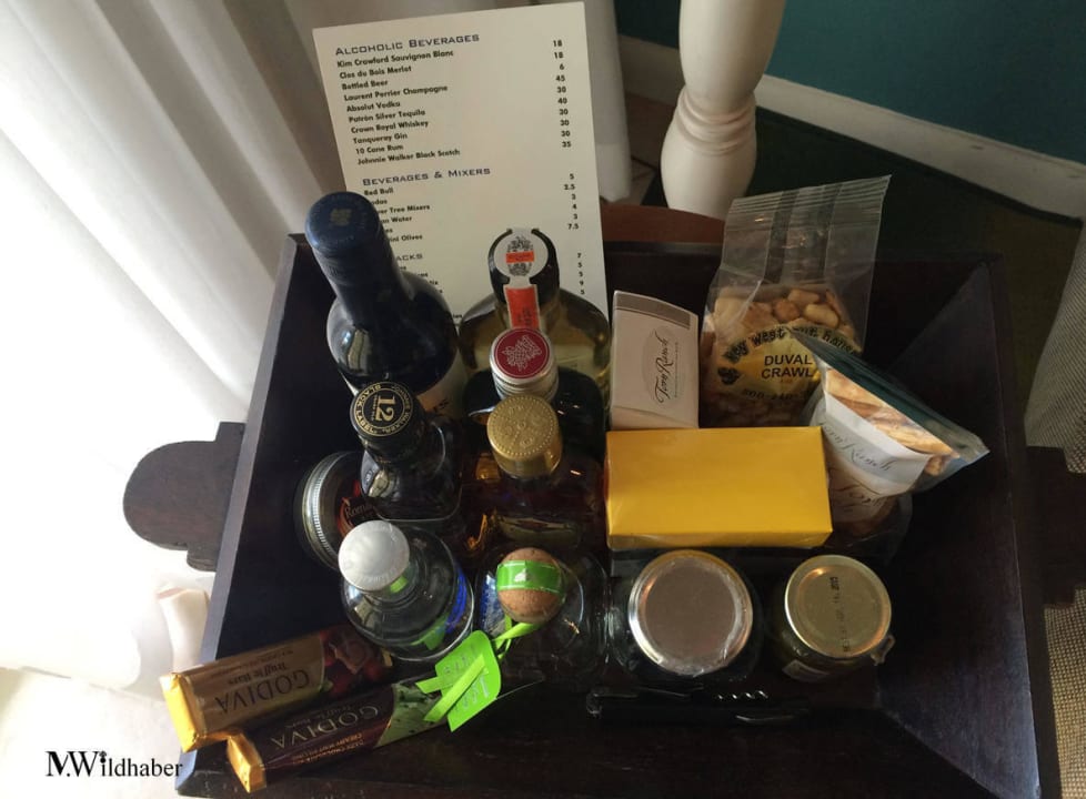 2. Mini-Bar Hotel Ocean Key Resort & Spa