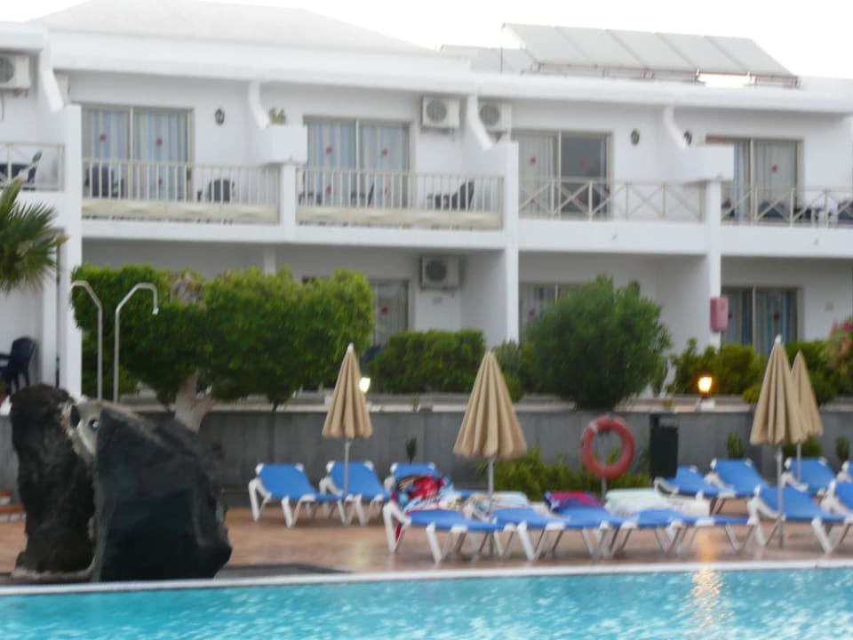 Blick auf Reihenbungalows Hotel Floresta