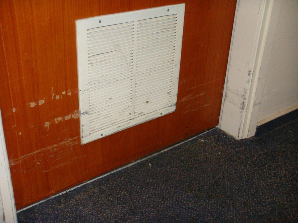 Türen zu den Zimmern Atlantica Sea Breeze