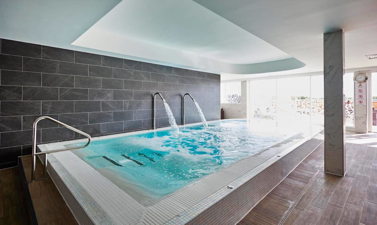 Pool Hilton Southampton - Utilita Bowl