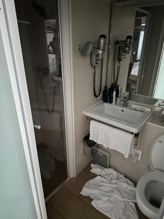 Zimmer King's Hotel Center