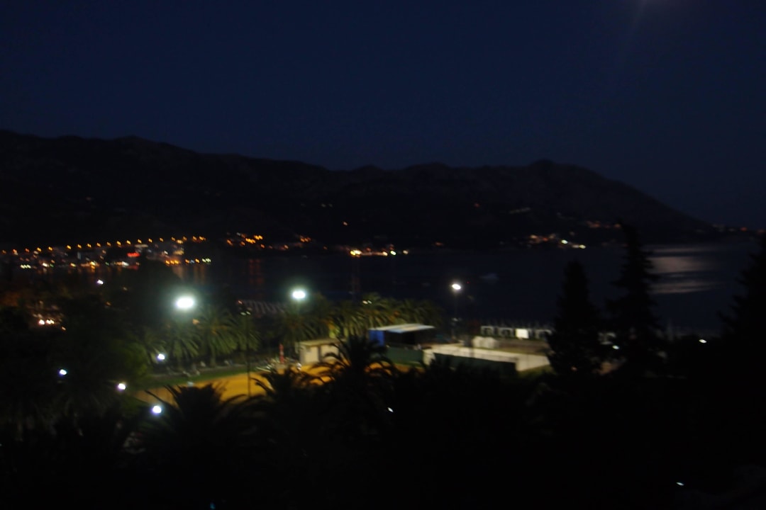 Ausblick vom Balkon bei Nacht Iberostar Waves Bellevue