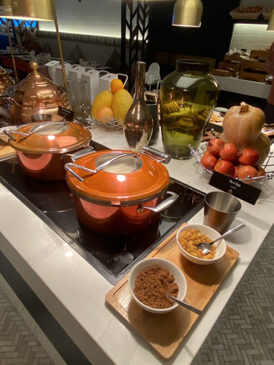 Gastro Rose Rayhaan by Rotana