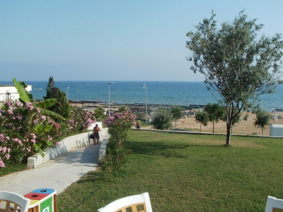 Der wunderschöne Ausblick von der Strandbar FUN&SUN Smart Hane Sun Hotel