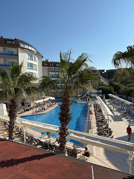 Außenansicht Ramada Resort by Wyndham Side