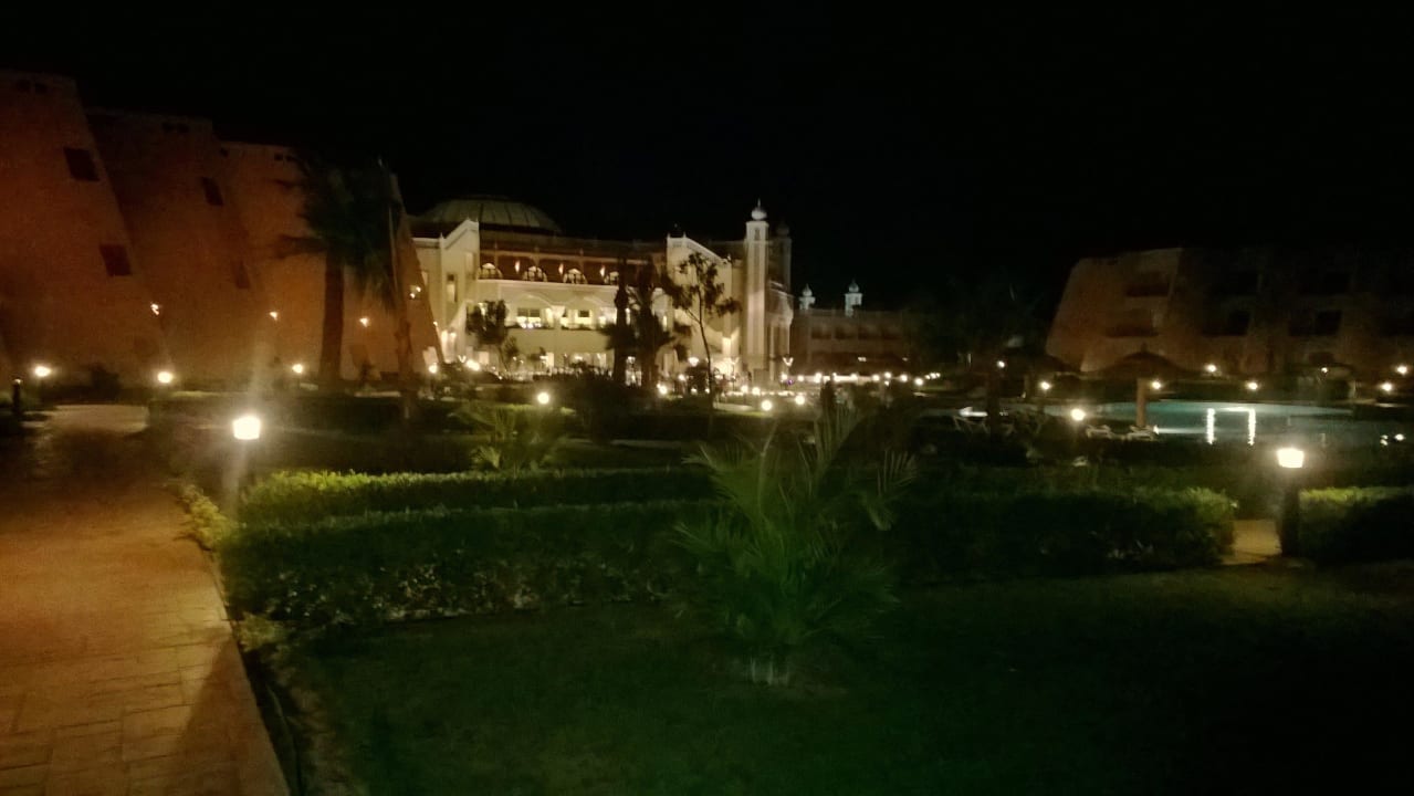 Вид от номера на главное здание Jasmine Palace Resort & Spa