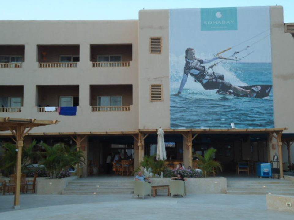 Blick in den Barbereich The Breakers Diving & Surfing Lodge