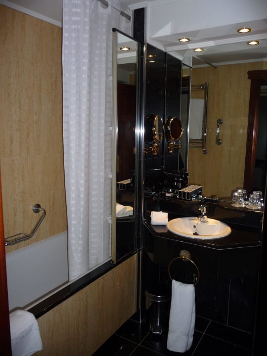 Kleines, luxuriöses Bad Melia White House