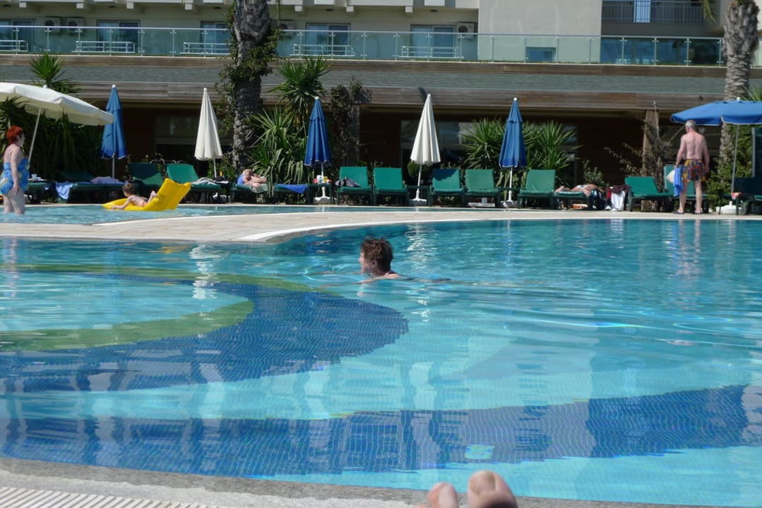 Pool am Hotel Calimera Hane Garden