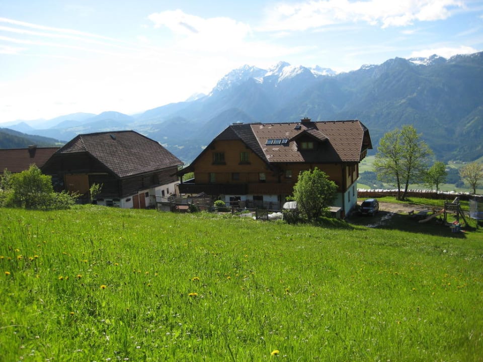 Blick zum Dachstein Hotel Loipoldhof
