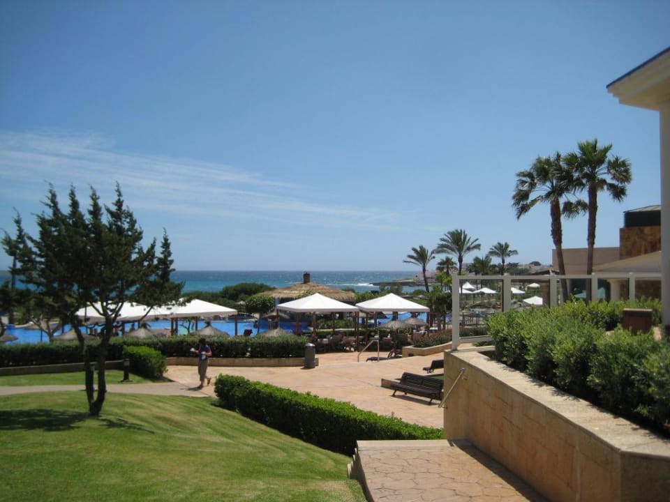 Blick Richtung Pool/Meer TUI KIDS CLUB Punta Prima