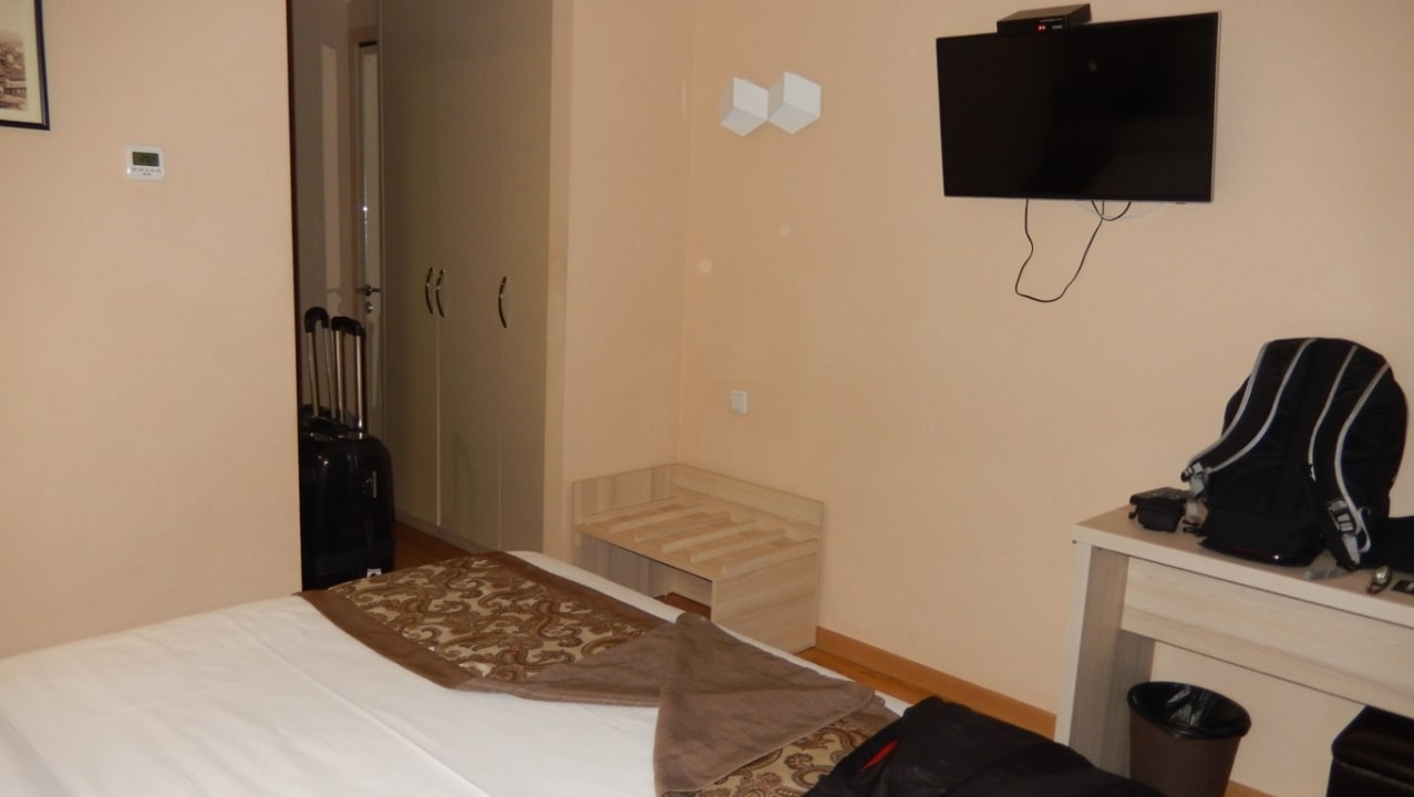 Zimmer Iveria Inn Hotel