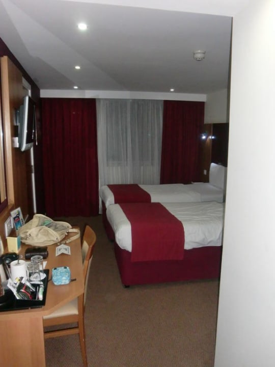 Blick ins Zimmer vom Eingang aus Mama Shelter London