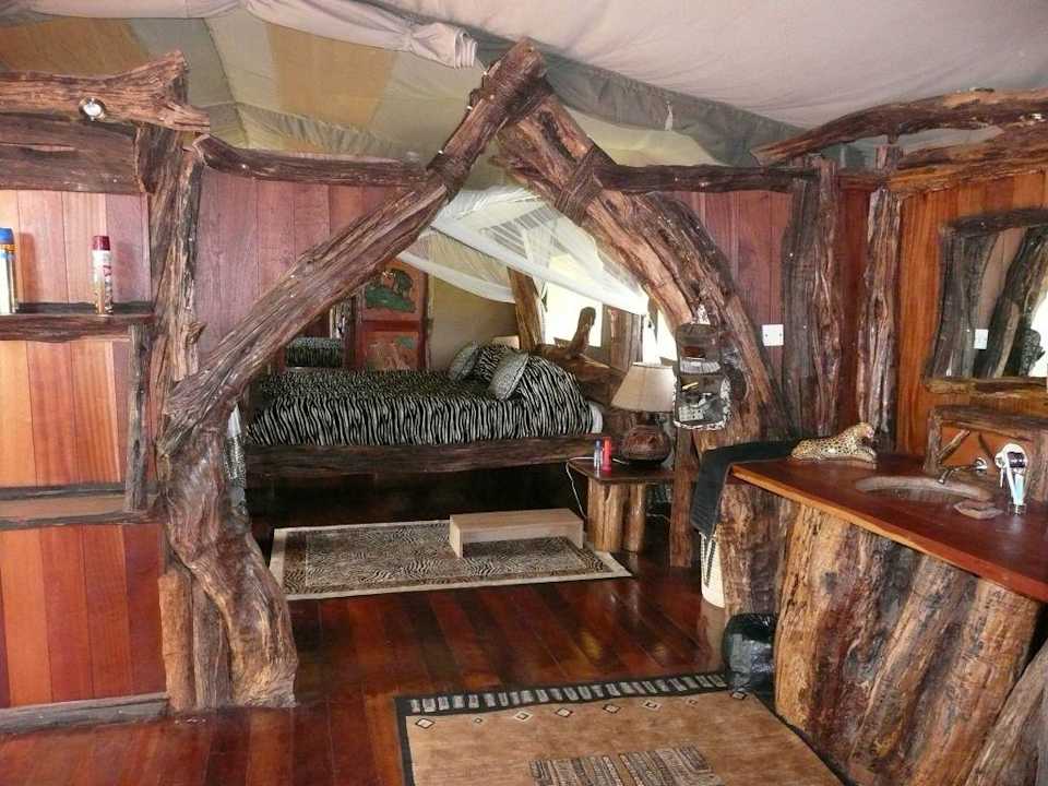 Blick vom Bad zum Schlafbereich Royal Mara Safari Lodge