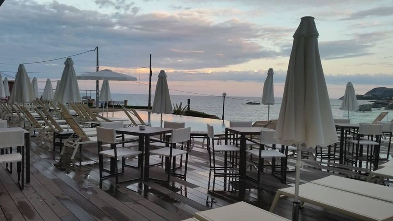 Bei magischem Licht die Aussicht genießen Son Moll Sentits Hotel & Spa