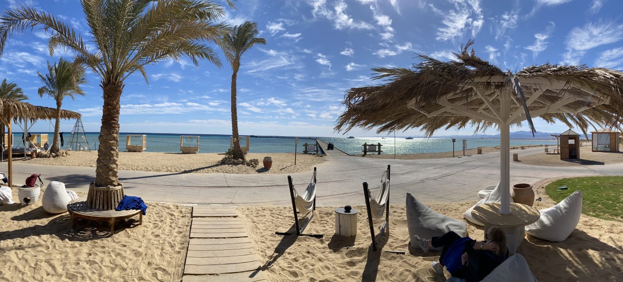 Strand The Breakers Diving & Surfing Lodge