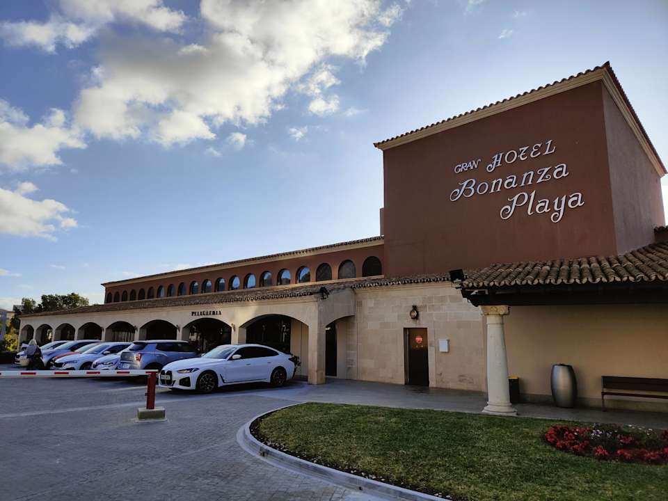 Außenansicht Hotel Bonanza Playa