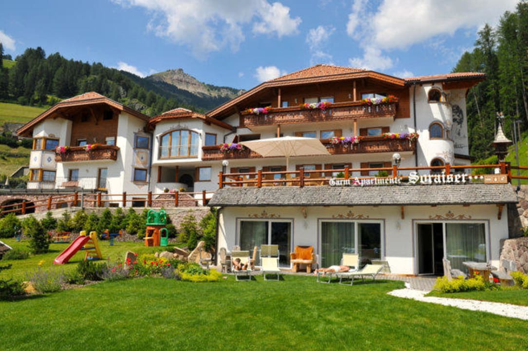 Außenansicht Appartement mit Garten Garni Hotel Soraiser