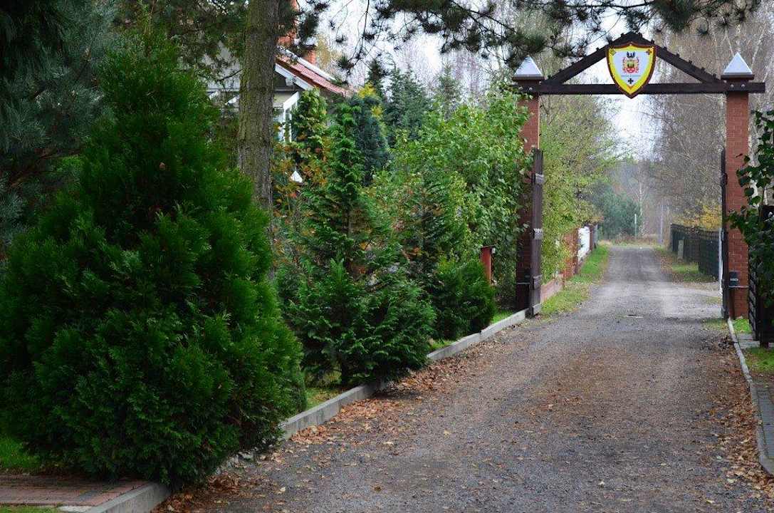 Brama wjazdowa Tematyczny Ośrodek Sportowo-Rekreacyjny Dwór Zawiszy